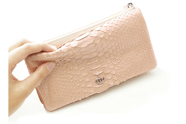 おすすめのパイソン財布 本物志向の人が満足する厳選したブランドを紹介 いとしのクロコ 知って 見て クロコダイルのすべて 国内最大級 池田工芸監修 エキゾチックレザー専門メディア