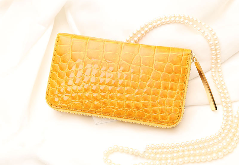 高級感と気品漂うレディースクロコダイル財布は、池田工芸のルミナー