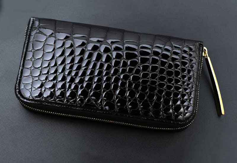 創業80年のクロコダイル専門店がつくる秀逸クロコ財布は、池田工芸のクロコダイルラウンドビッグウォレット は、池田工芸の