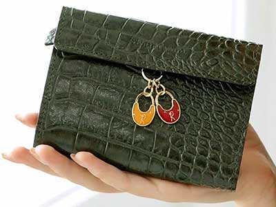 金運が上がる緑のお財布の形は、ジャーダ ロベルタ ディカメリーノの二つ折り財布「トウキョウアリエッタ アンティークグリーン」