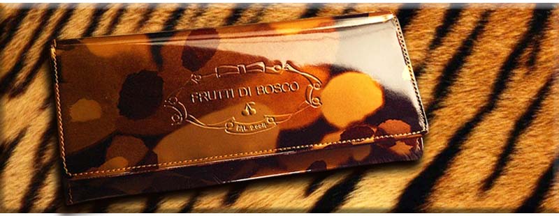 寅の日に使い始めるのにおすすめの財布は、フルッティ ディ ボスコの開運財布「アルバナイトランプ」