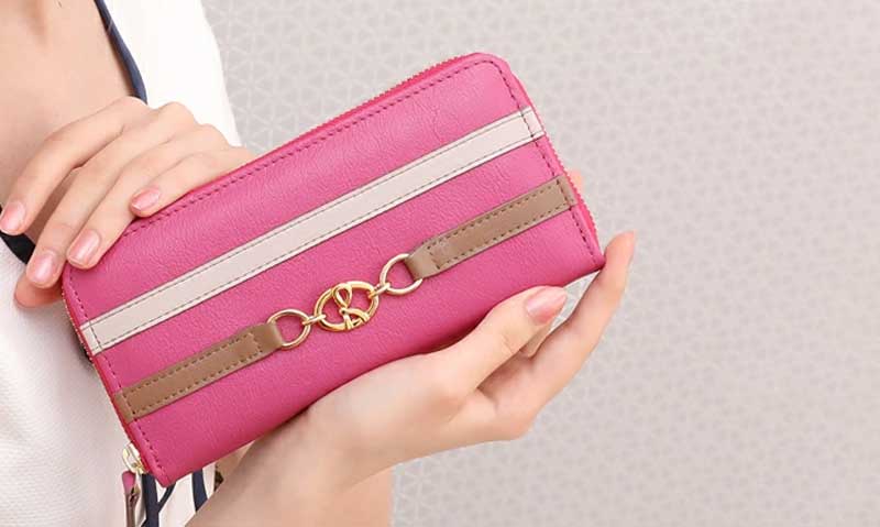 誰からも愛さるピンクのお財布は、ジャーダ ロベルタ ディ カメリーノのプリマシェーナ ローズピンク