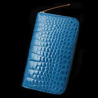 運気が上がるクールな青いメンズ財布は、池田工芸のクロコダイル ラウンドウォレット
