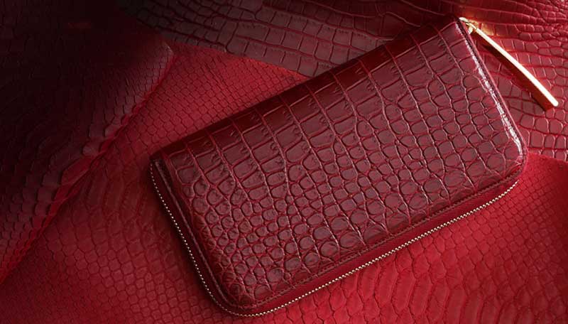 縁起クロコとゴールドパイソンの最強縁起赤財布は、池田工芸の紅財布