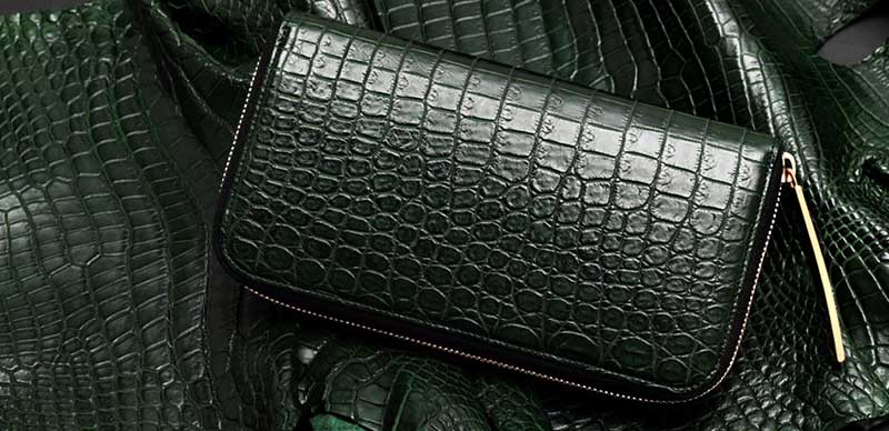 男の品格を上げるハイクォリティな高級財布は、池田工芸のクロコダイルラウンドウォレット ティラノ