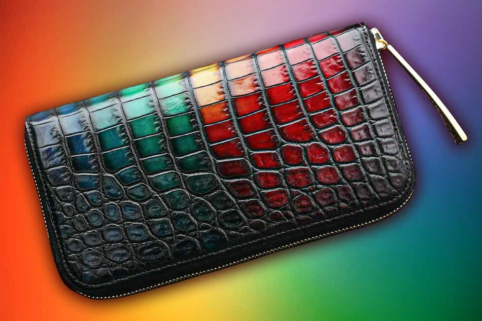お金が寄ってくる金運財布の色と選び方。風水による色の意味や幸運が続く財布の育て方もご紹介