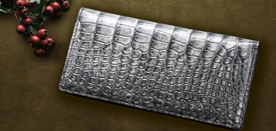 中も外もすべてクロコダイルで仕立てた三千墨染め無双金運財布