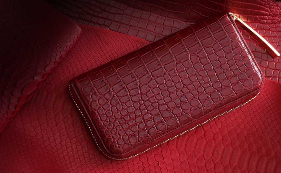 厄除におすすめの財布は、池田工芸のクロコダイル厄除開運財布「紅財布」がおすすめ