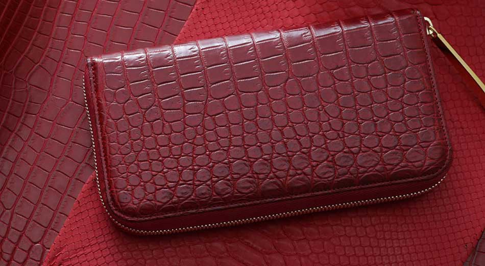 厄年におすすめの財布は、池田工芸のクロコダイル厄除開運財布「紅財布」がおすすめ