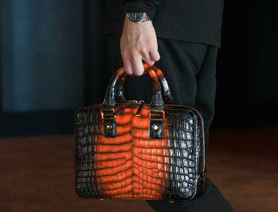 一生モノのメンズハイブランドバッグは、池田工芸のブリーフバッグ「ファイヤートレジャー」